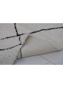 White wool Beni Ourain rug 154 x 220 cm - 433 €