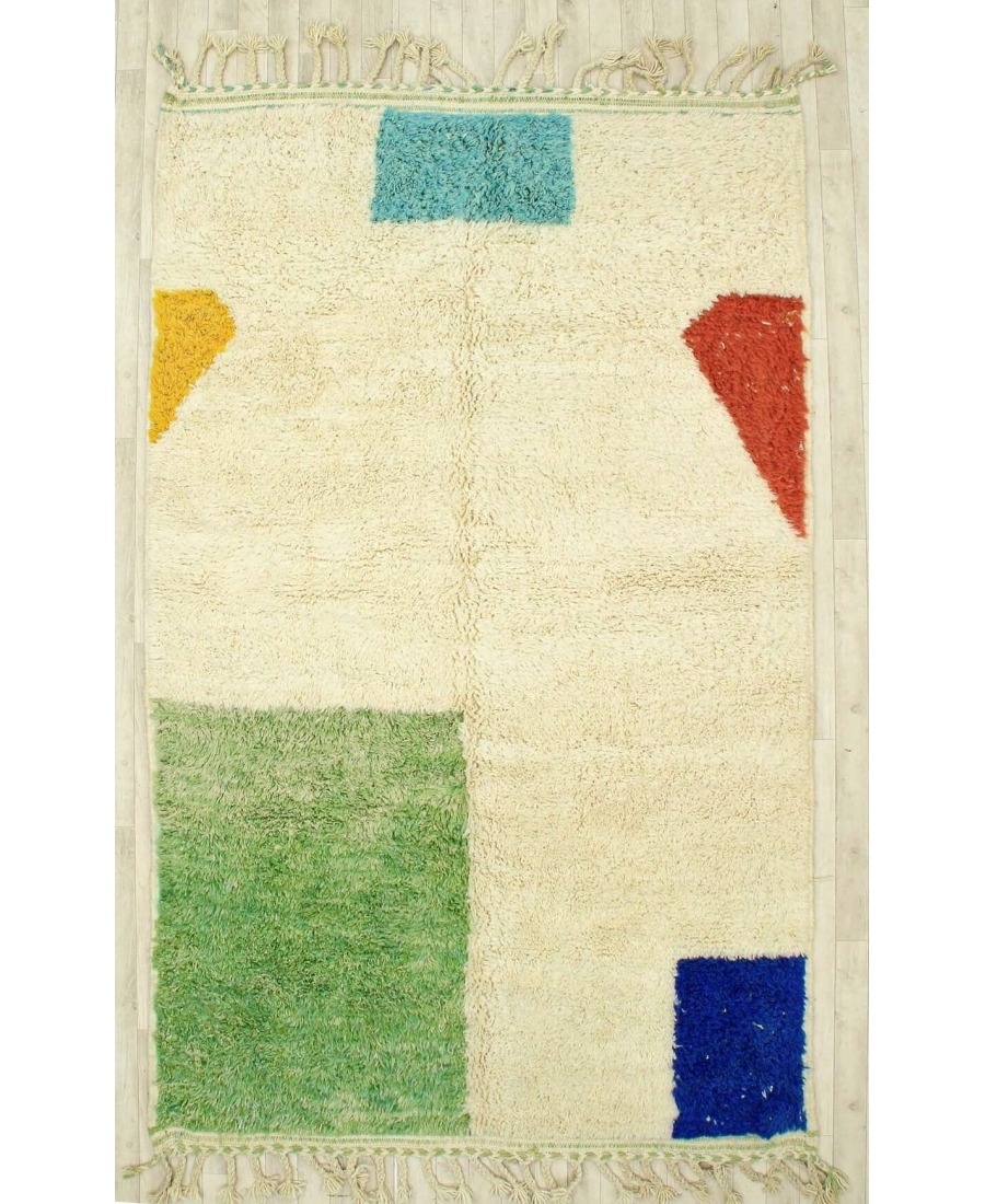 White Moroccan Rug 9 x 5 ft - 436 €