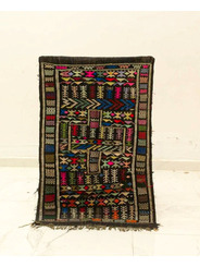 Petit tapis kilim noir 89 x 142 cm - 133 €