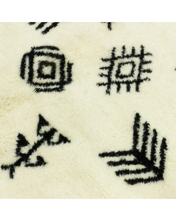 Tapis Berbere Authentique au symboles - 86 €