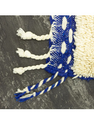 Berber wool rug with blue diamonds - 86 €