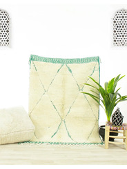 Authentic Green and Ivory moroccan Rug - 86 €