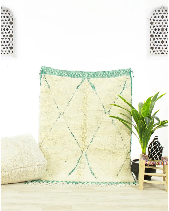 Authentic Green and Ivory moroccan Rug - 86 €