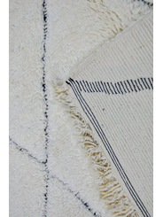 cream moroccan rug - 379 €