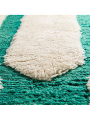 beige and green rug - 329 €