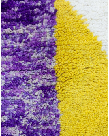 cream and purple rug - 475 €