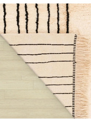 Black and White Rug - 229 €