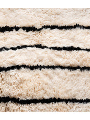 Black and White Rug - 229 €