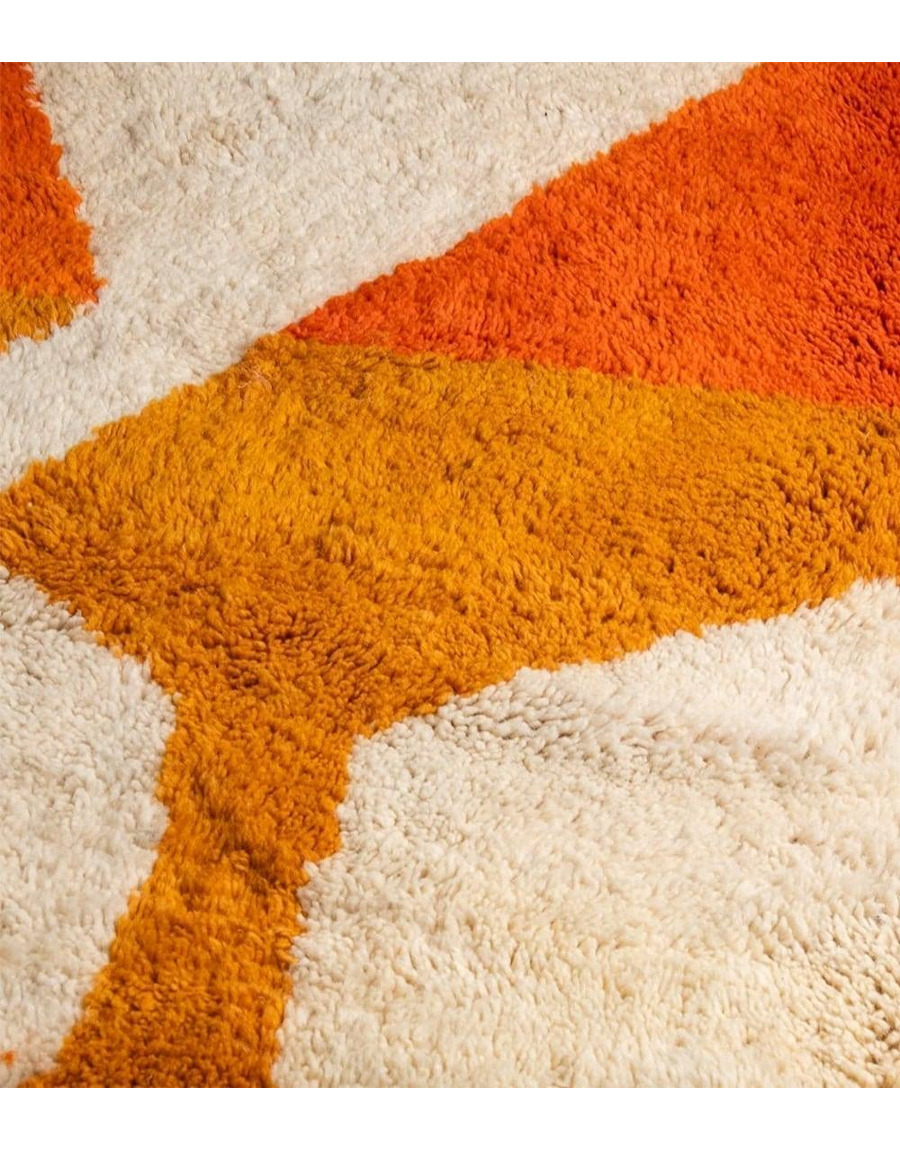 orange rug - 389 €