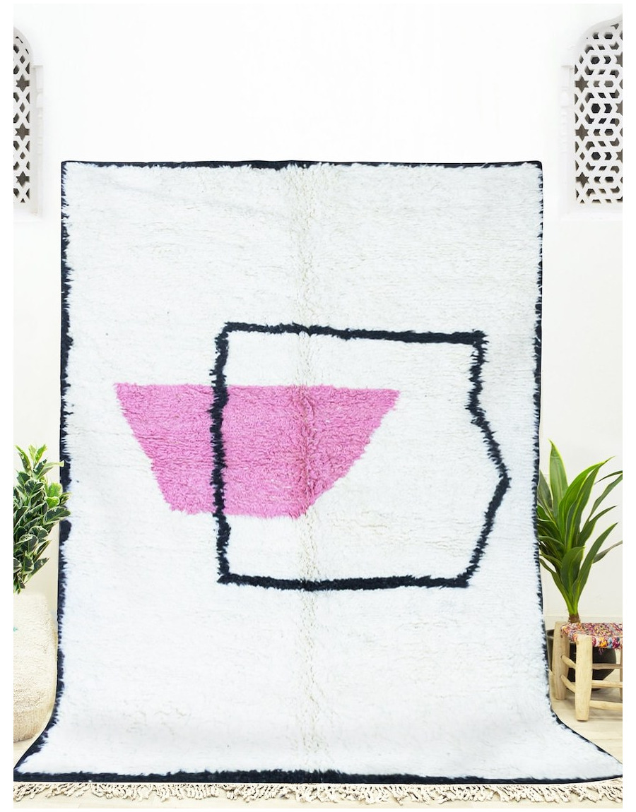 Large white rug - 506 €