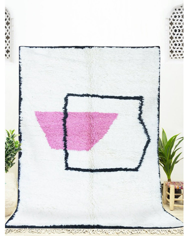 Large white rug - 506 €