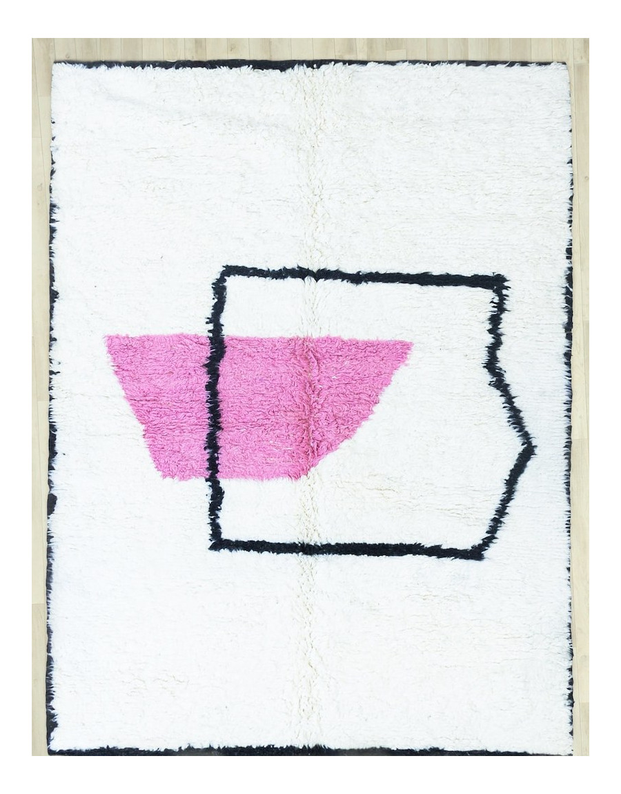 Large white rug - 506 €