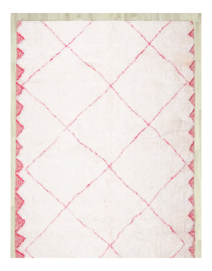 Large pink rug - 459 €