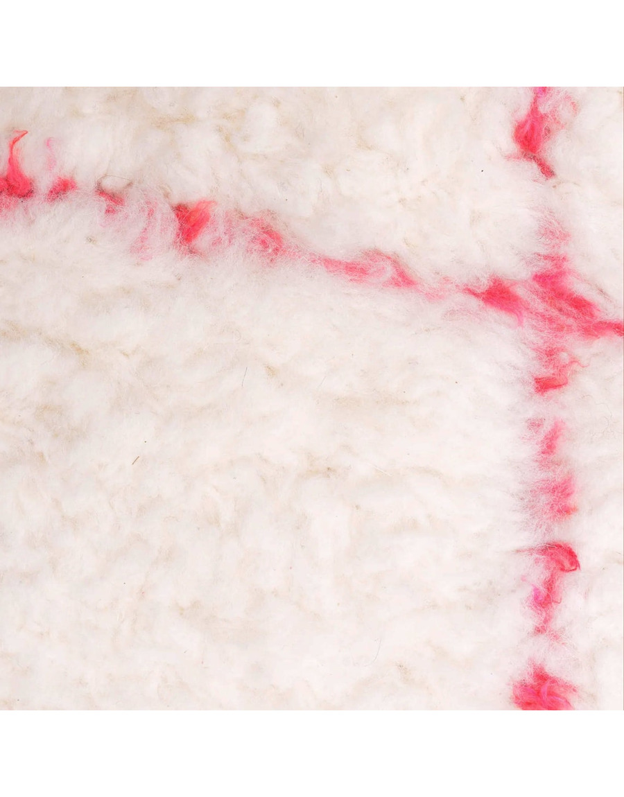 Large pink rug - 459 €