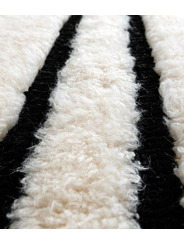 Black and white moroccan rug 196 x 132 cm - 179 €