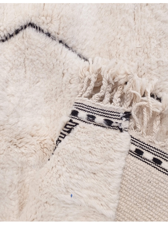 large cream berber rug - 429 €