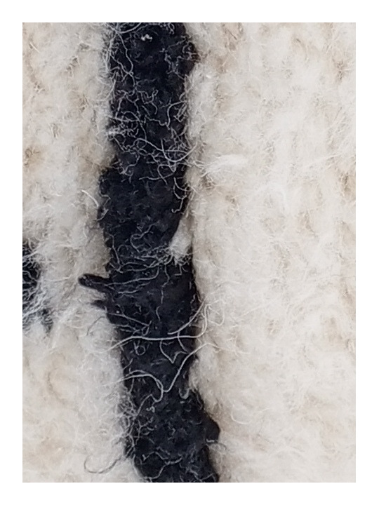 tapis berbere rayures noir et blanc - 199 €