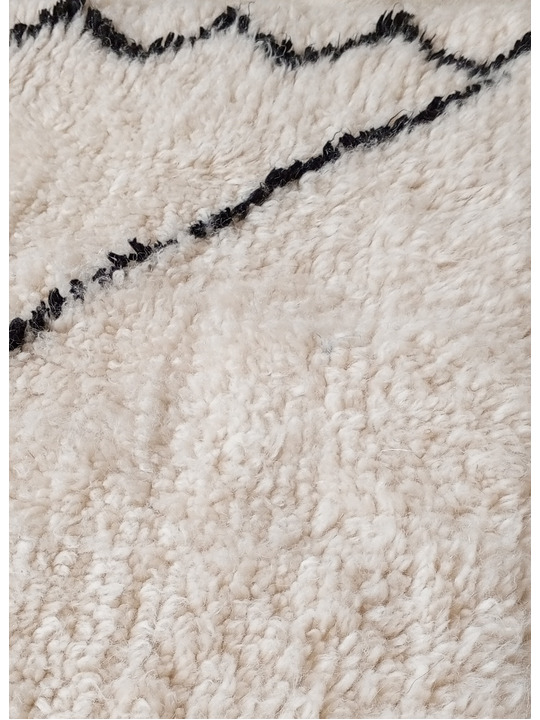 tapis berbere noir et blanc - 199 €