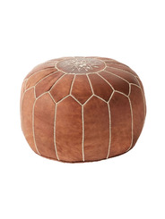 Pouf en cuir teinté - 117 €