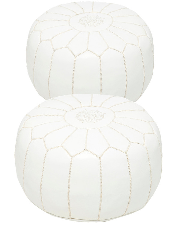 Set 2 poufs blanc en cuir - 183 €