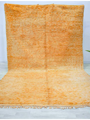 Large orange rug - 638 €