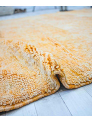 Large orange rug - 638 €